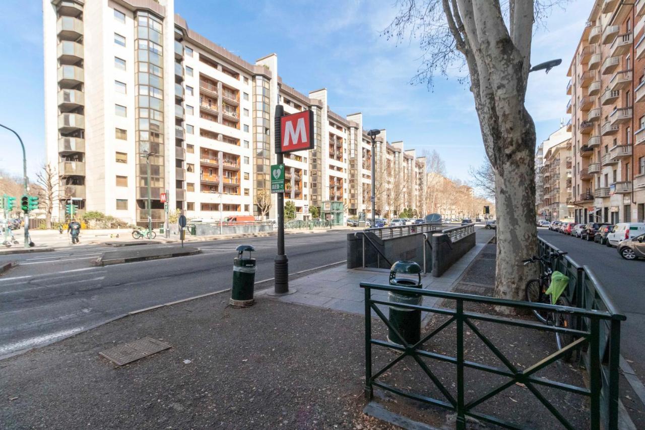 Turin, Un Minuto Dalla Metro Exterior photo